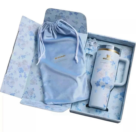 Stanley x LoveShackFancy Quencher H2.0 40oz Tumbler – Blue Floral Gift Set (Limited Edition)